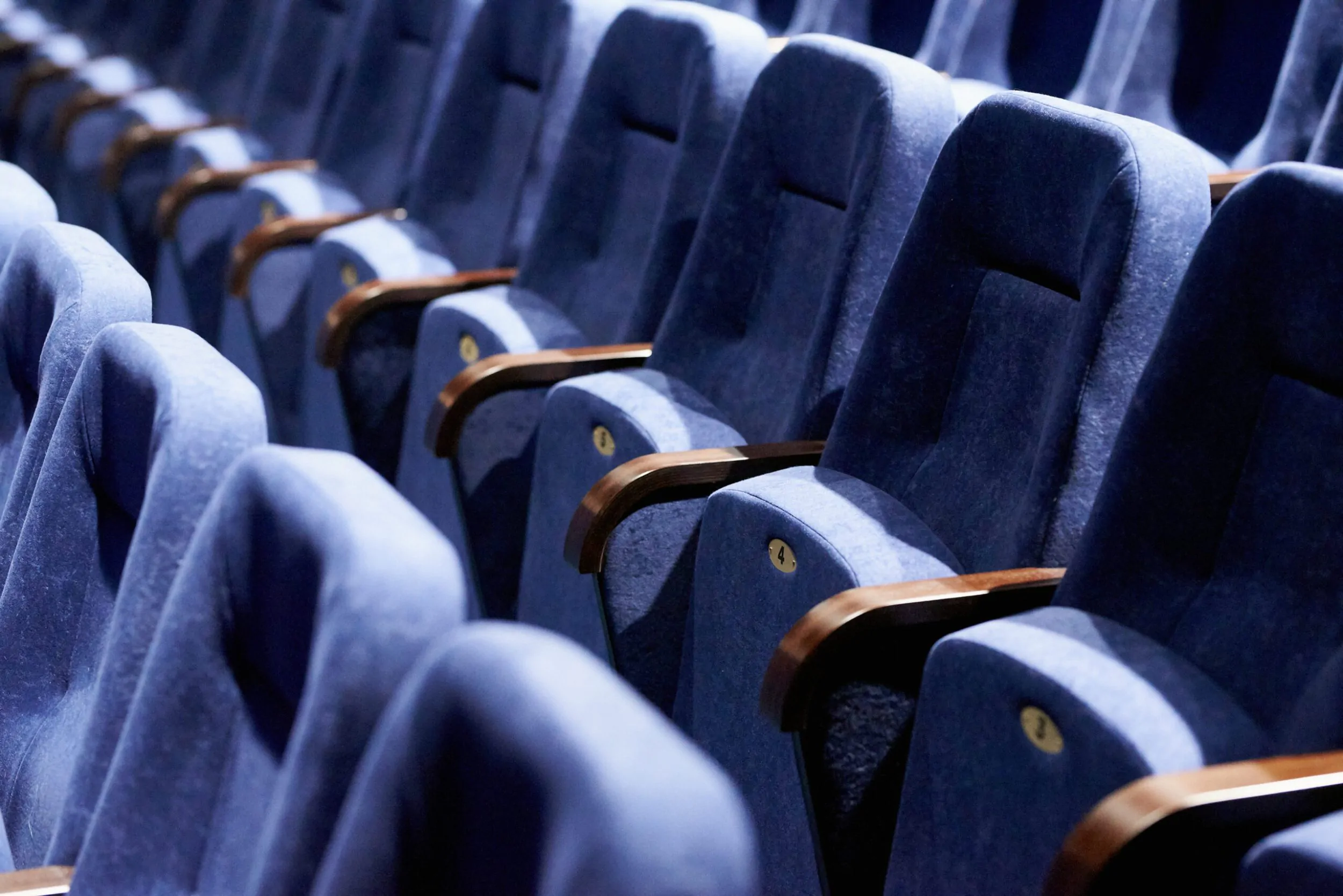 Новий зал TEATROOM